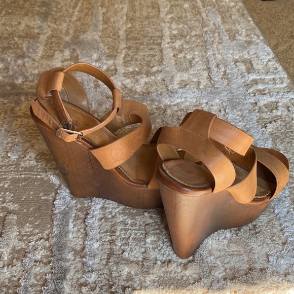 ALDO SHOES SIZE 7 Strappy Padded Valleri Round Toe Wedge Buckle Slingback Sandal - Picture 3 of 5